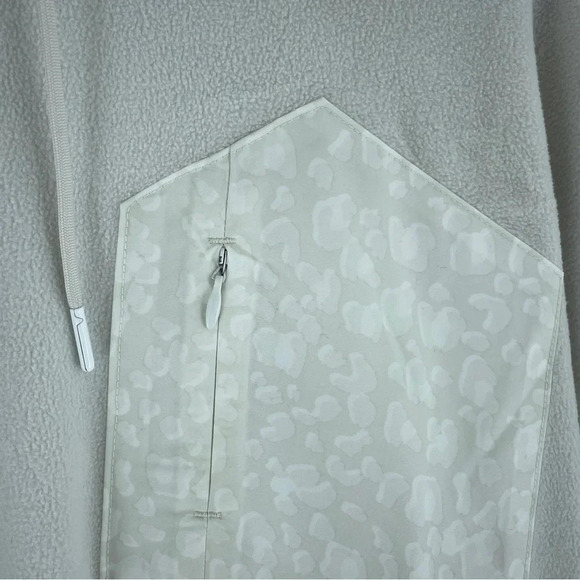 NWT Puma long sleeve hooded sweatshirt Womens Size XL - 2751 - Picture 4 of 10